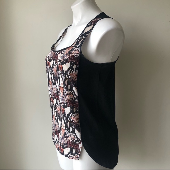 🌼 H&M Sleeveless Snake Print Blouse, - Picture 5 of 7